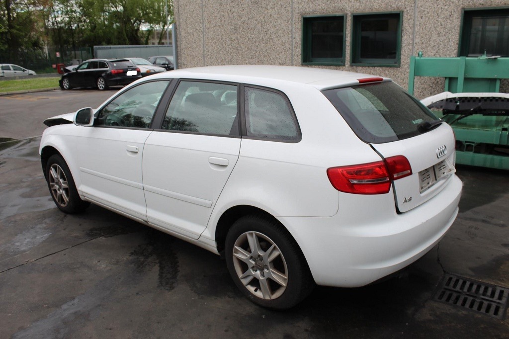 AUDI A3 1.6 D 66KW 5M 5P (2010) RICAMBI IN MAGAZZINO