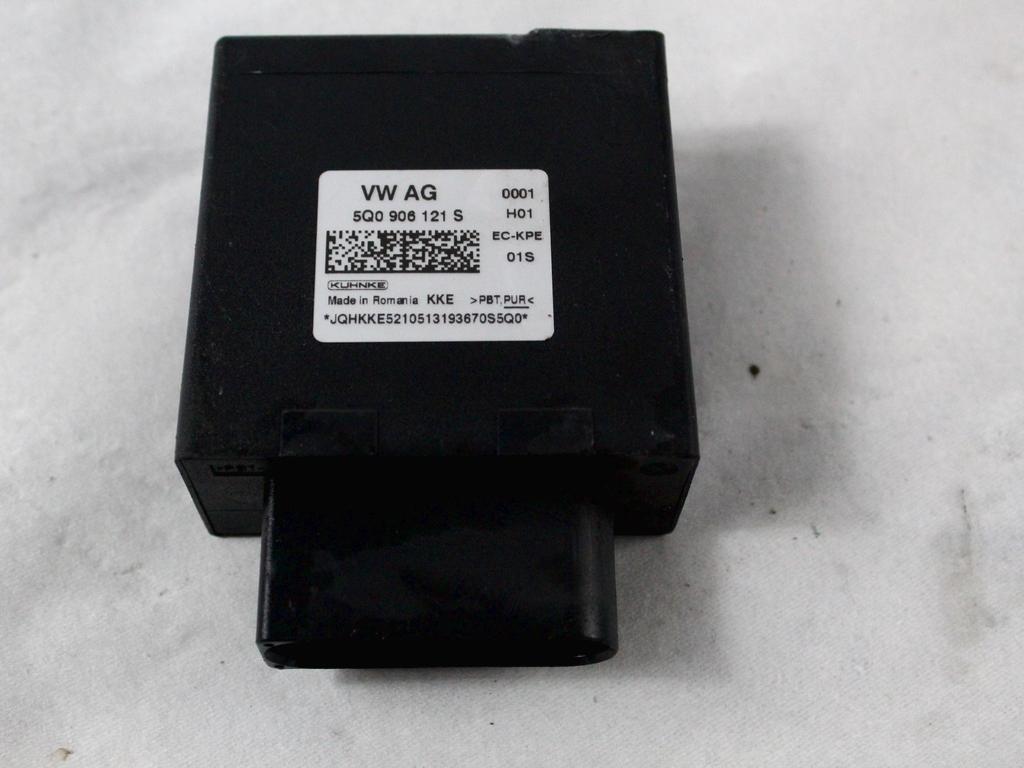 RACUNALNIK CRPALKE GORIVA  OEM N. 5Q0906121S ORIGINAL REZERVNI DEL VOLKSWAGEN GOLF VIII CD1 MK8 (DAL 2019)DIESEL LETNIK 2021