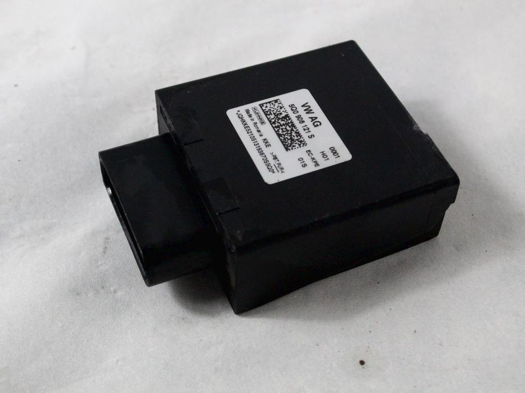 RACUNALNIK CRPALKE GORIVA  OEM N. 5Q0906121S ORIGINAL REZERVNI DEL VOLKSWAGEN GOLF VIII CD1 MK8 (DAL 2019)DIESEL LETNIK 2021
