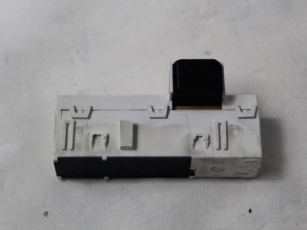 KRMILNA ENOTA NAVIGACIJSKE ENOTE OEM N. 248803859R ORIGINAL REZERVNI DEL RENAULT MEGANE MK3 BZ0/1 B3 DZ0/1 KZ0/1 BER/SPORTOUR/ESTATE (2009 - 2015) DIESEL LETNIK 2010