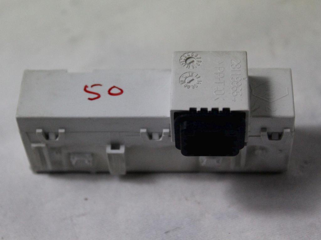 KRMILNA ENOTA NAVIGACIJSKE ENOTE OEM N. 248803859R ORIGINAL REZERVNI DEL RENAULT MEGANE MK3 BZ0/1 B3 DZ0/1 KZ0/1 BER/SPORTOUR/ESTATE (2009 - 2015) DIESEL LETNIK 2010