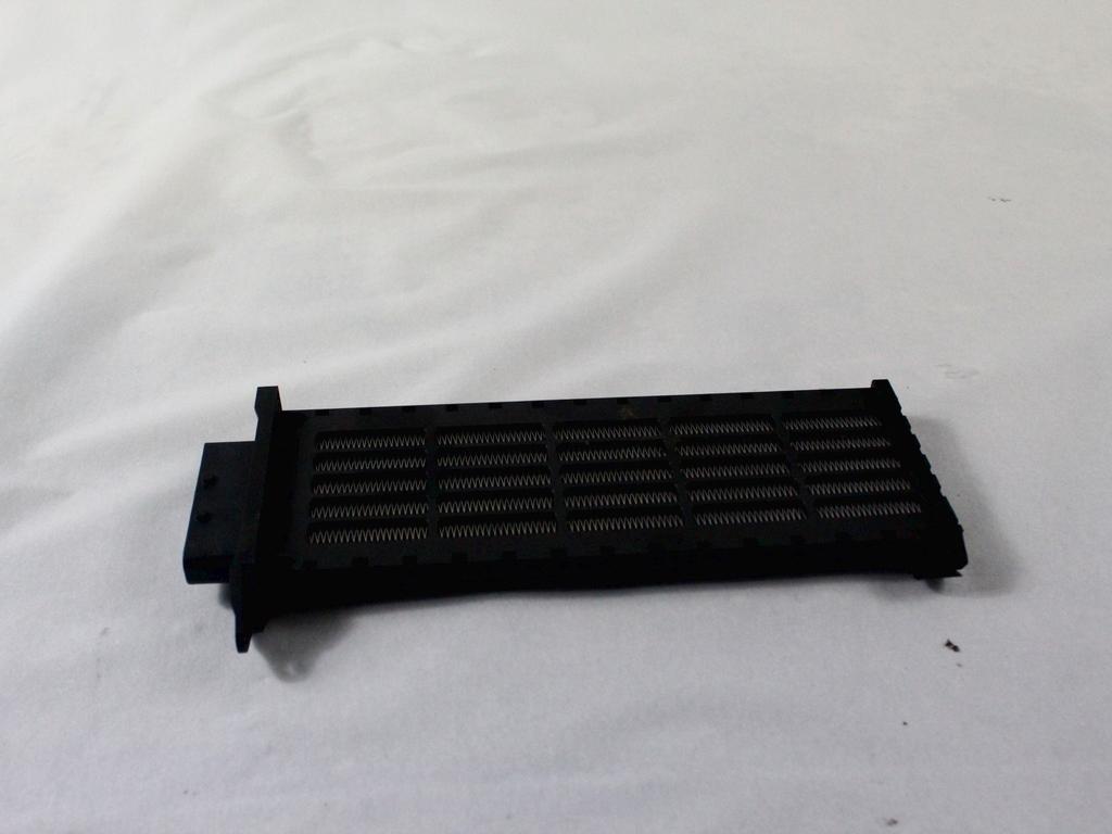 HLADILNIK ZA GRETJE OEM N. 7701207715 ORIGINAL REZERVNI DEL RENAULT MEGANE MK3 BZ0/1 B3 DZ0/1 KZ0/1 BER/SPORTOUR/ESTATE (2009 - 2015) DIESEL LETNIK 2010