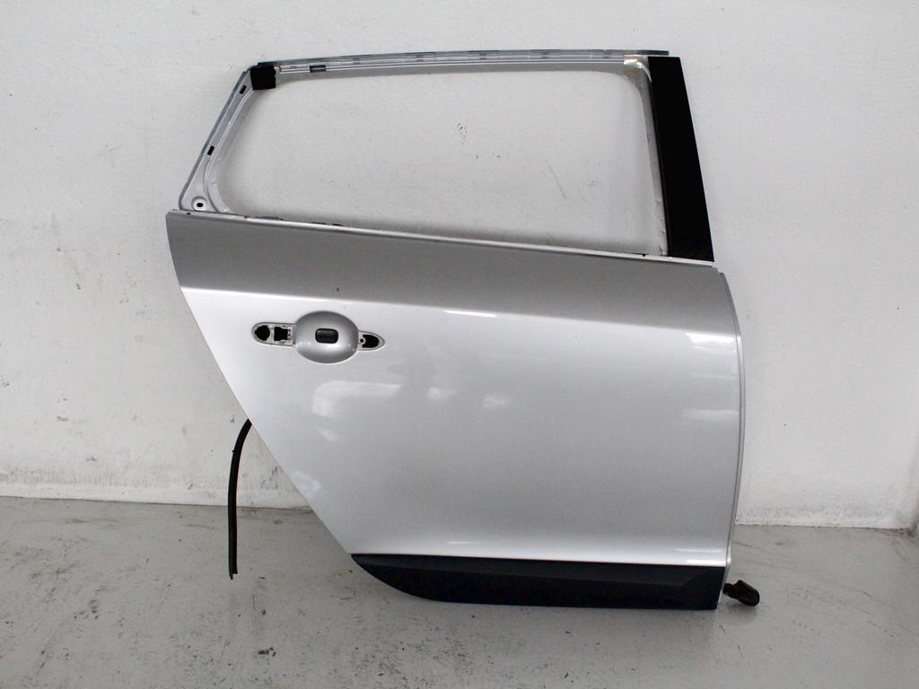 ZADNJA DESNA VRATA OEM N. 821007080R ORIGINAL REZERVNI DEL RENAULT MEGANE MK3 BZ0/1 B3 DZ0/1 KZ0/1 BER/SPORTOUR/ESTATE (2009 - 2015) DIESEL LETNIK 2010