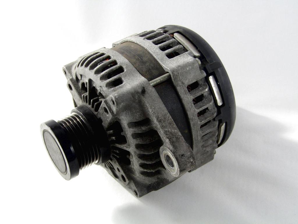 ALTERNATOR OEM N. 50553764 ORIGINAL REZERVNI DEL ALFA ROMEO STELVIO 949 (DAL 2017)DIESEL LETNIK 2019