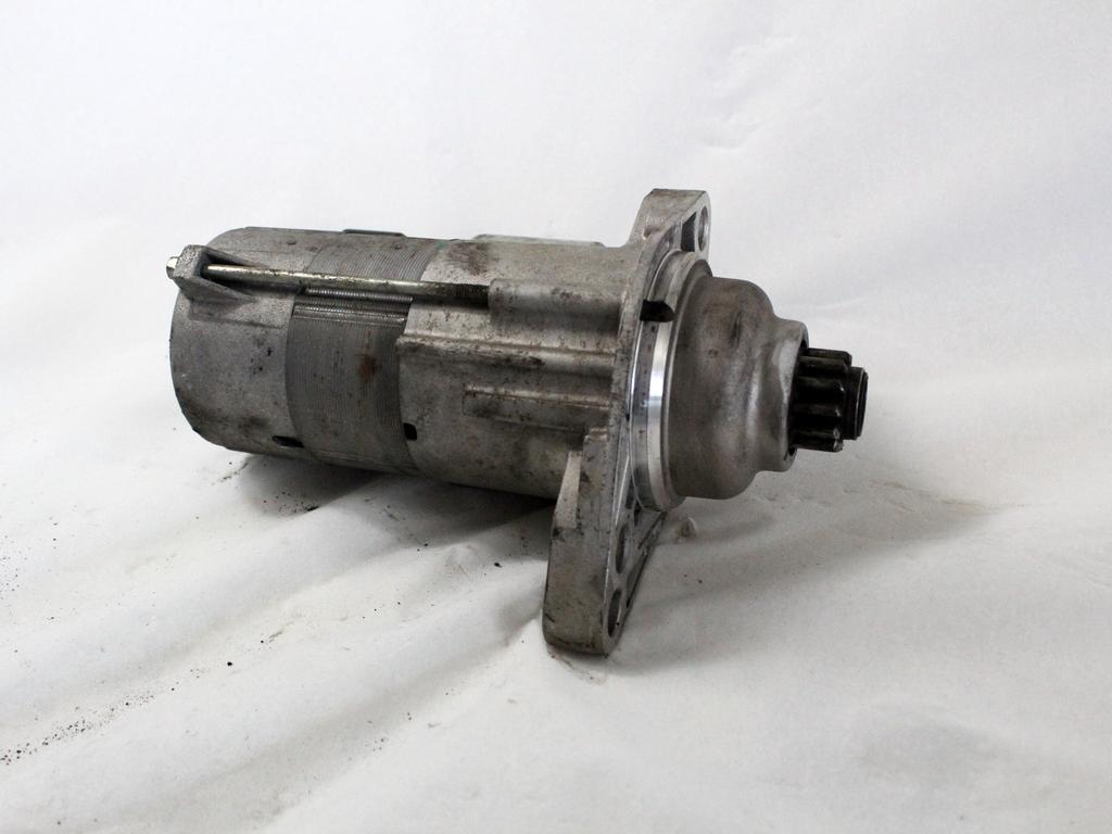 ZAGANJAC MOTORJA  OEM N. 02Z911023P ORIGINAL REZERVNI DEL AUDI A3 MK2R 8P 8PA 8P1 8P7 (2008 - 2012)DIESEL LETNIK 2010