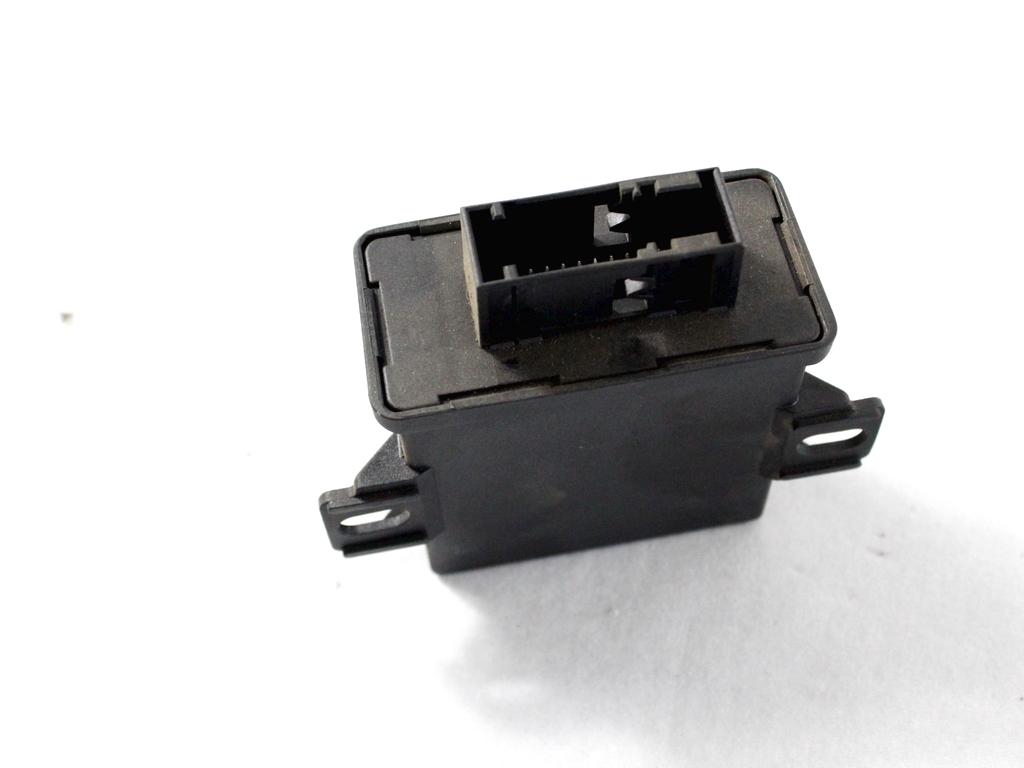 RACUNALNIK KSENONSKIH ZAROMETOV OEM N. 5LA008379 ORIGINAL REZERVNI DEL AUDI A3 MK2 8P 8PA 8P1 (2003 - 2008)DIESEL LETNIK 2004