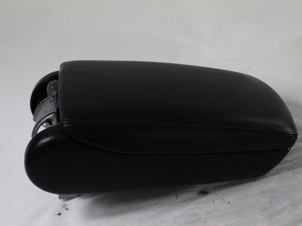 SREDINSKA KONZOLA OEM N. 4F0864114 ORIGINAL REZERVNI DEL AUDI A6 C6 R 4F2 4FH 4F5 BER/SW/ALLROAD (10/2008 - 2011) DIESEL LETNIK 2009