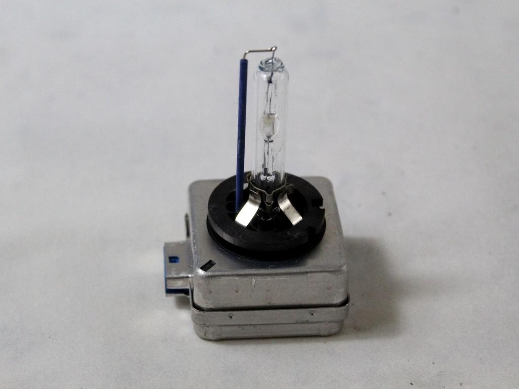 XENON ZARNICE OEM N. 66548 ORIGINAL REZERVNI DEL DS DS3 (2015 - 2019)DIESEL LETNIK 2017