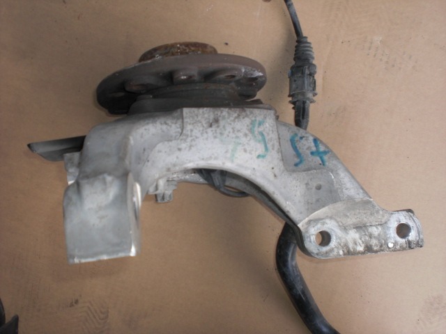 LEVI VRTLJIVI LEZAJ / PESTO KOLESA Z LEZAJEM SPREDAJ OEM N. 51756773 ORIGINAL REZERVNI DEL FIAT CROMA 194 MK2 (2005 - 10/2007)  DIESEL LETNIK 2006