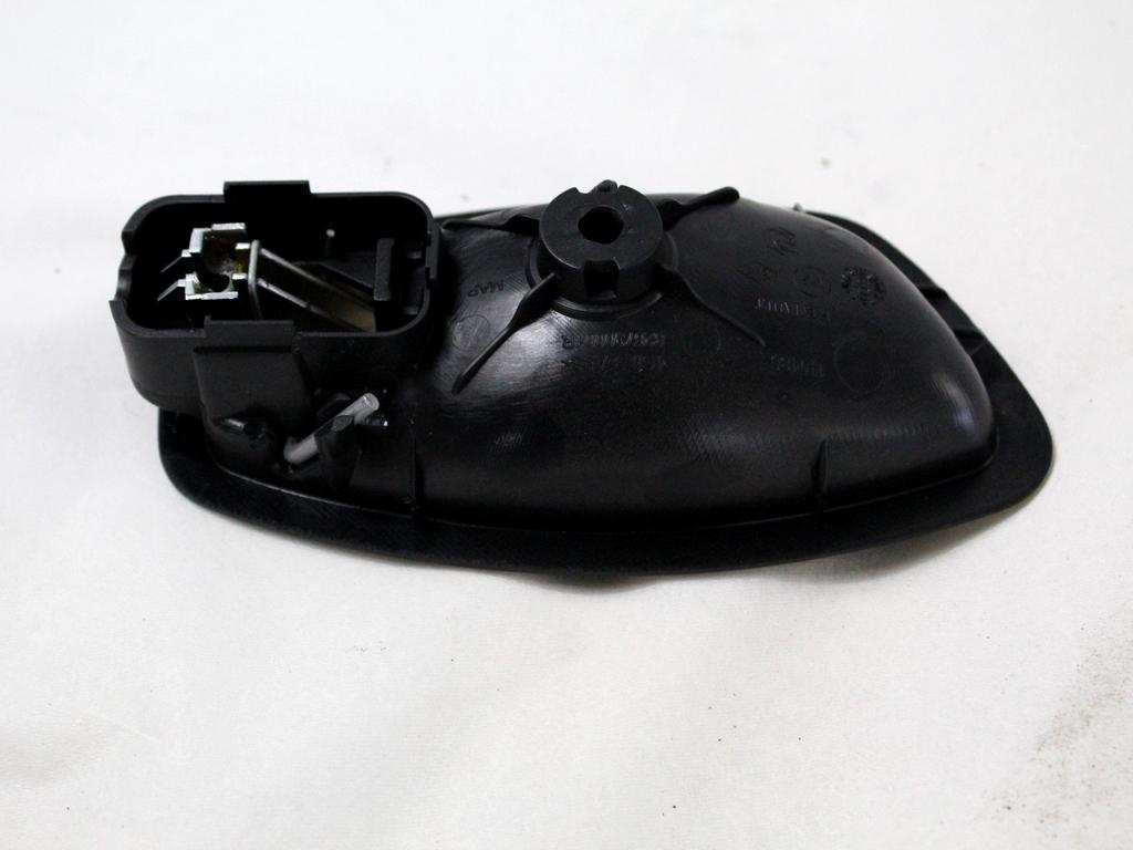 NOTRANJA KLJUKA  OEM N. 826730001R ORIGINAL REZERVNI DEL RENAULT SCENIC XMOD / SCENIC JZ0/1 MK3 (2009 - 2012) DIESEL LETNIK 2010