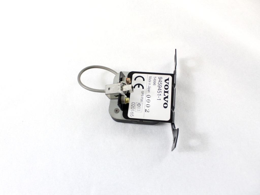 ANTENA ZA NAVIGACIJO / GPS OEM N. 9459451 ORIGINAL REZERVNI DEL VOLVO V70 MK2 285 (2000 - 2007) DIESEL LETNIK 2000
