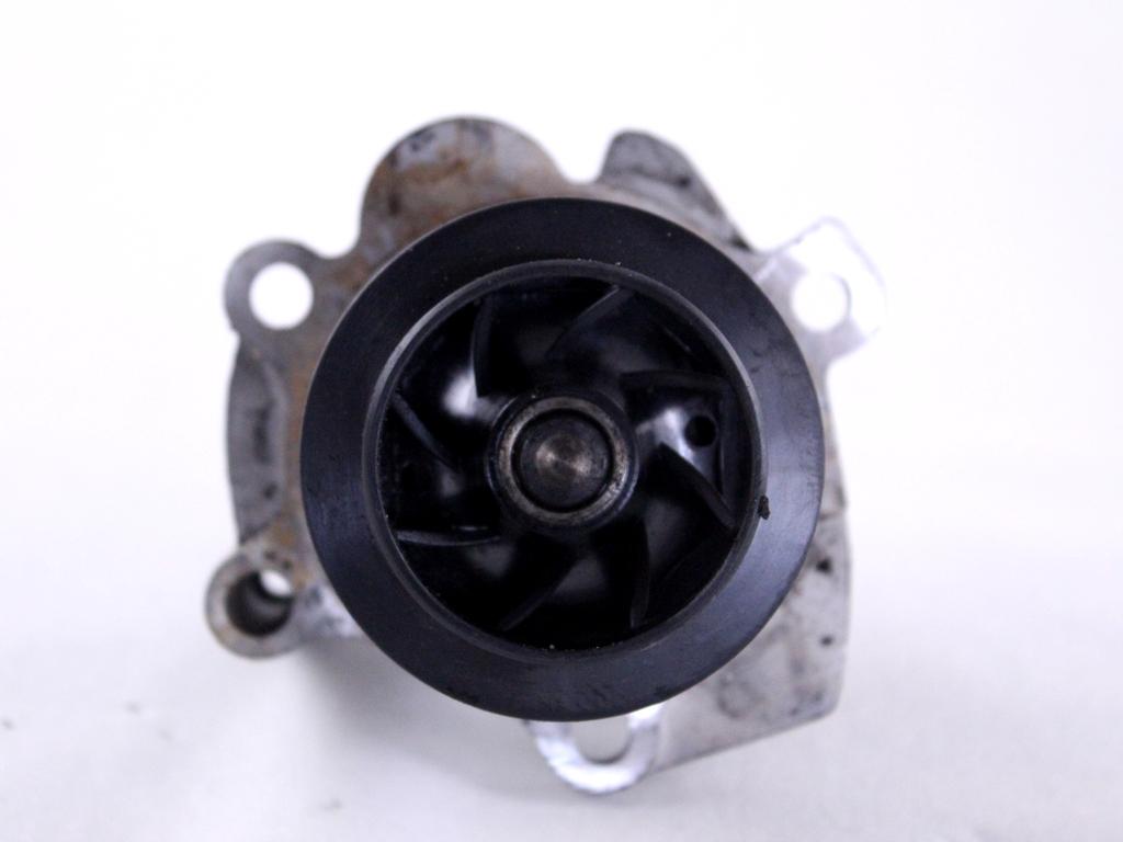 VODNA CRPALKA  OEM N. 03L121011G ORIGINAL REZERVNI DEL AUDI A4 B8 8K2 BER/SW/CABRIO (2007 - 11/2015) DIESEL LETNIK 2009