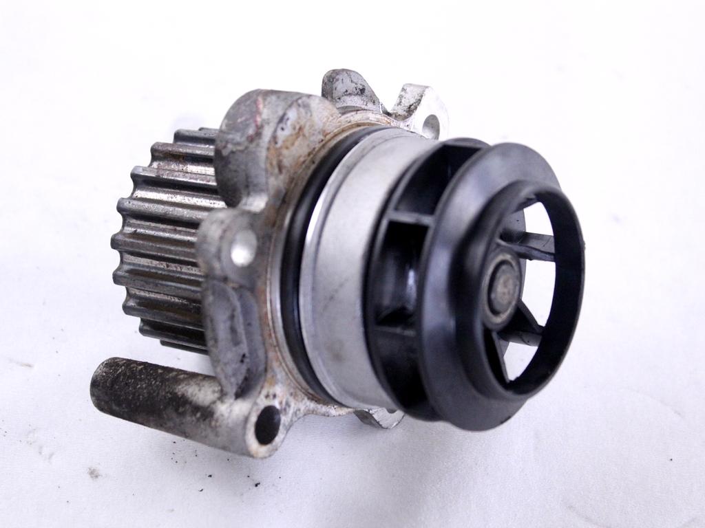 VODNA CRPALKA  OEM N. 03L121011G ORIGINAL REZERVNI DEL AUDI A4 B8 8K2 BER/SW/CABRIO (2007 - 11/2015) DIESEL LETNIK 2009