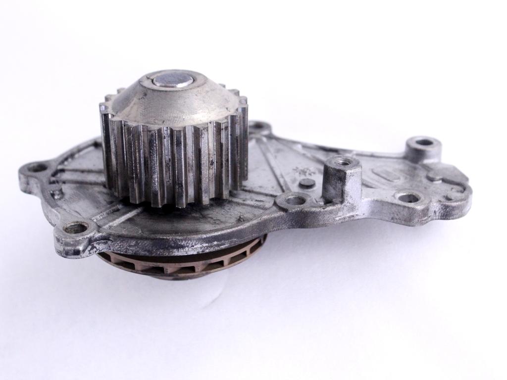 VODNA CRPALKA  OEM N. 1364681 ORIGINAL REZERVNI DEL FORD FOCUS DA HCP DP MK2 BER/SW (2005 - 2008) DIESEL LETNIK 2006