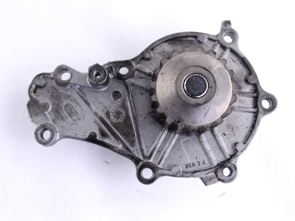 VODNA CRPALKA  OEM N. 1364681 ORIGINAL REZERVNI DEL FORD FOCUS DA HCP DP MK2 BER/SW (2005 - 2008) DIESEL LETNIK 2006