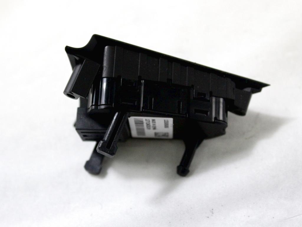 MULTIFUNKCIJSKI VOLAN OEM N. 13268686 ORIGINAL REZERVNI DEL OPEL ASTRA J P10 5P/3P/SW (2010 - 2015) DIESEL LETNIK 2014