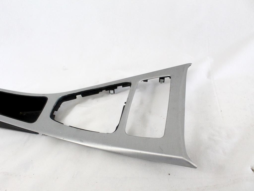 SREDINSKA KONZOLA  OEM N. 51169145147 ORIGINAL REZERVNI DEL BMW SERIE 3 BER/SW/COUPE/CABRIO E90/E91/E92/E93 LCI R (2009 - 2012) DIESEL LETNIK 2010