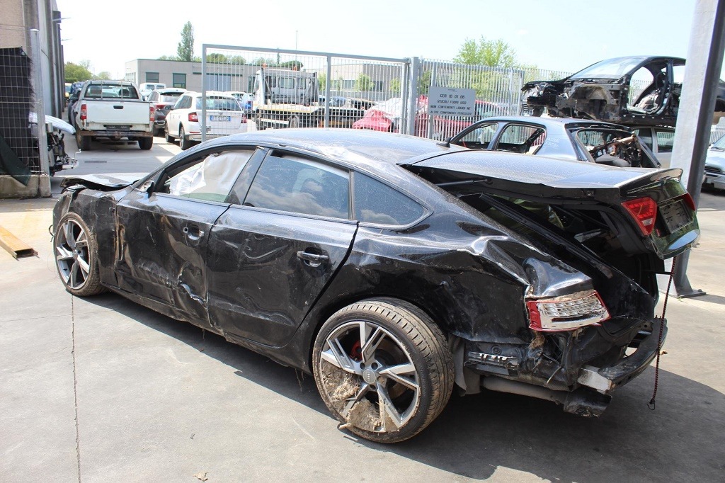 AUDI A5 3.0 D 4X4 176KW AUT 5P (2011) RICAMBIO USATO 