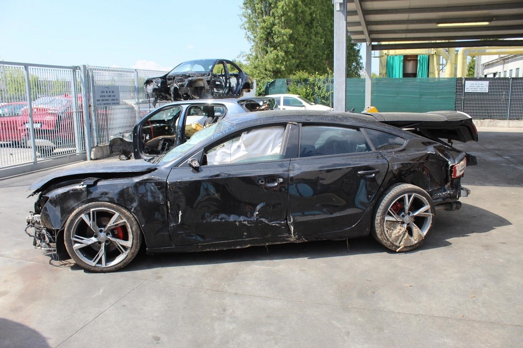 AUDI A5 3.0 D 4X4 176KW AUT 5P (2011) RICAMBIO USATO 