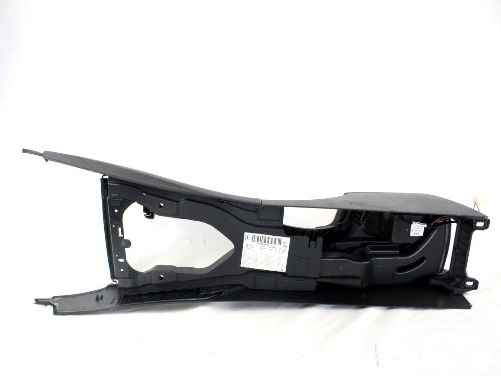 NASLON ZA ROKE/SREDINSKA KONZOLA OEM N. 51169153212 ORIGINAL REZERVNI DEL BMW SERIE 3 BER/SW/COUPE/CABRIO E90/E91/E92/E93 LCI R (2009 - 2012) DIESEL LETNIK 2010