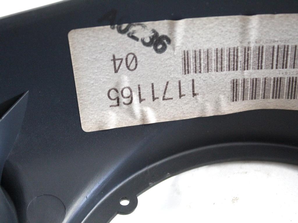 PLASTIKA MED SEDEZI BREZ NASLONJALA ROK OEM N. 51166800838 ORIGINAL REZERVNI DEL MINI ONE / COOPER / COOPER S R50 R52 R53 (2001-2006) BENZINA LETNIK 2001