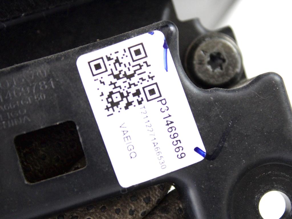 SREDINSKA KONZOLA OEM N. 31469781 ORIGINAL REZERVNI DEL VOLVO XC40 536 R (DAL 2022)BENZINA LETNIK 2022