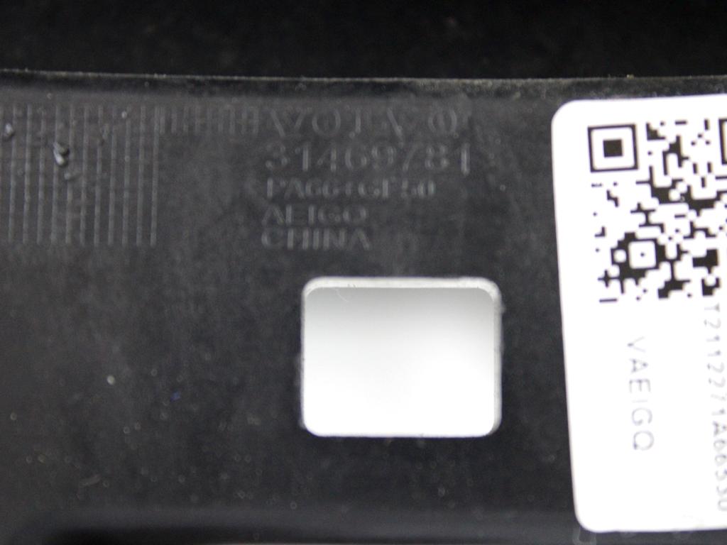 SREDINSKA KONZOLA OEM N. 31469781 ORIGINAL REZERVNI DEL VOLVO XC40 536 R (DAL 2022)BENZINA LETNIK 2022