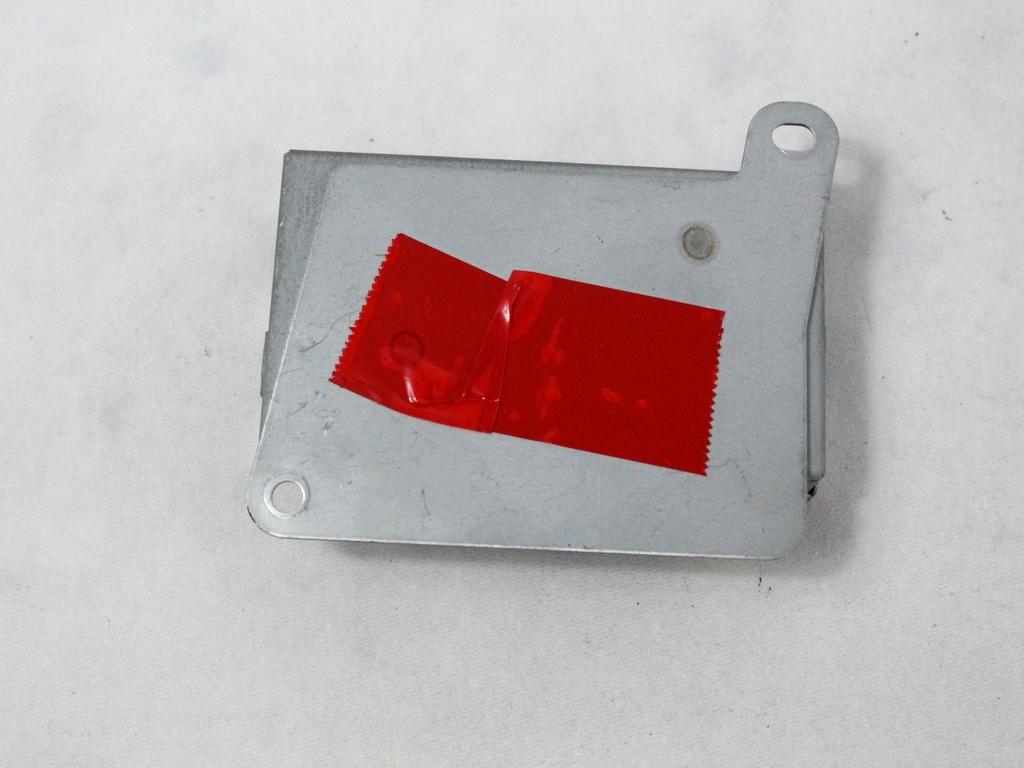 OJACEVALEC / ANTENA OEM N. 8E9035225 ORIGINAL REZERVNI DEL AUDI A4 B6 8E2 8E5 BER/SW (2001 - 2005) DIESEL LETNIK 2002