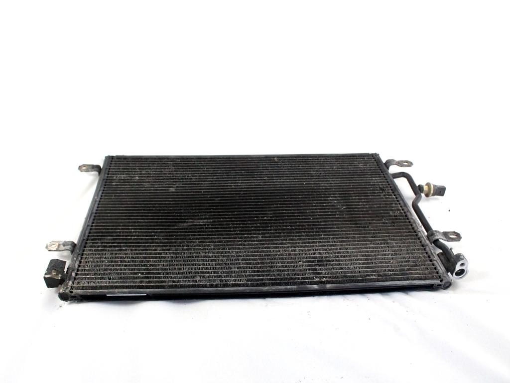 HLADILNIK KLIME OEM N. 8E0260401B ORIGINAL REZERVNI DEL AUDI A4 B6 8E2 8E5 BER/SW (2001 - 2005) DIESEL LETNIK 2002