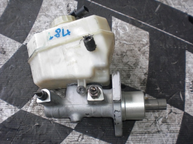 ZAVORNI CILINDER OEM N. 3411165582 ORIGINAL REZERVNI DEL BMW SERIE 3 E46 BER/SW/COUPE/CABRIO LCI R (2002 - 2005) DIESEL LETNIK 2002