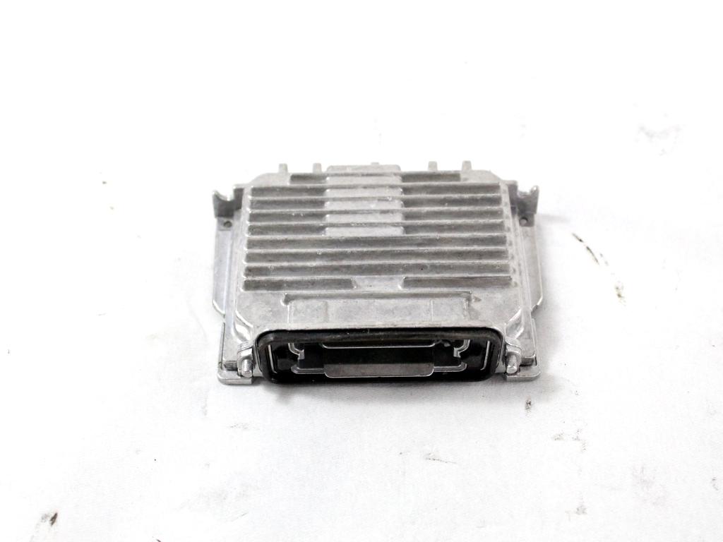 RACUNALNIK KSENONSKIH ZAROMETOV OEM N. 6938561 ORIGINAL REZERVNI DEL BMW SERIE 1 BER/COUPE/CABRIO E81/E82/E87/E88 (2003 - 2007) DIESEL LETNIK 2006