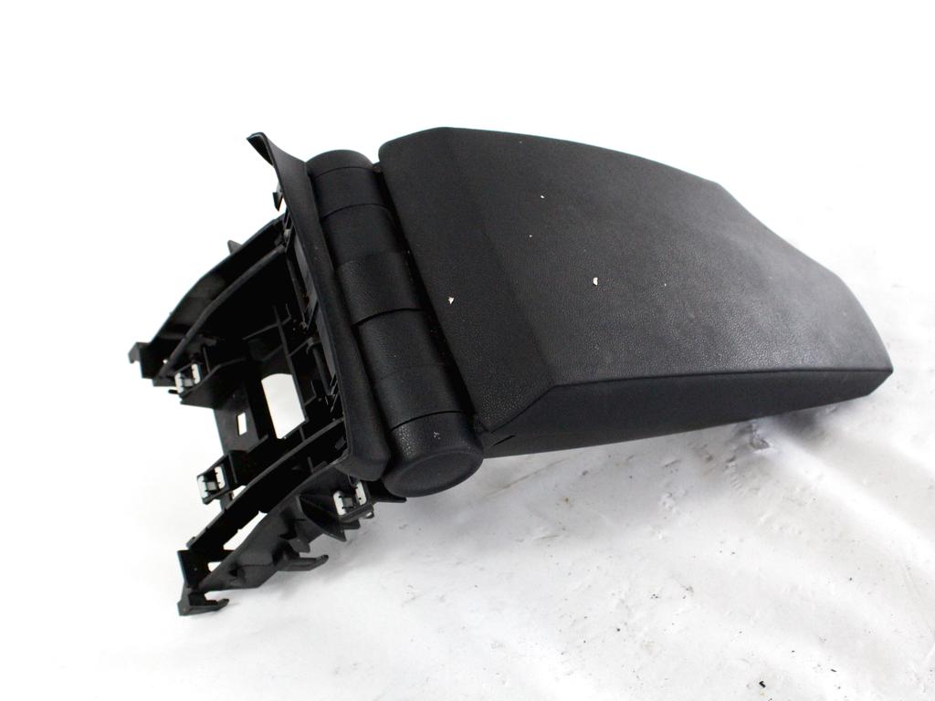SREDINSKA KONZOLA OEM N. 7143596 ORIGINAL REZERVNI DEL BMW SERIE 1 BER/COUPE/CABRIO E81/E82/E87/E88 (2003 - 2007) DIESEL LETNIK 2006