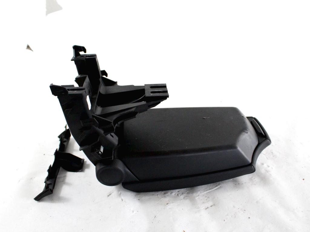 SREDINSKA KONZOLA OEM N. 7143596 ORIGINAL REZERVNI DEL BMW SERIE 1 BER/COUPE/CABRIO E81/E82/E87/E88 (2003 - 2007) DIESEL LETNIK 2006
