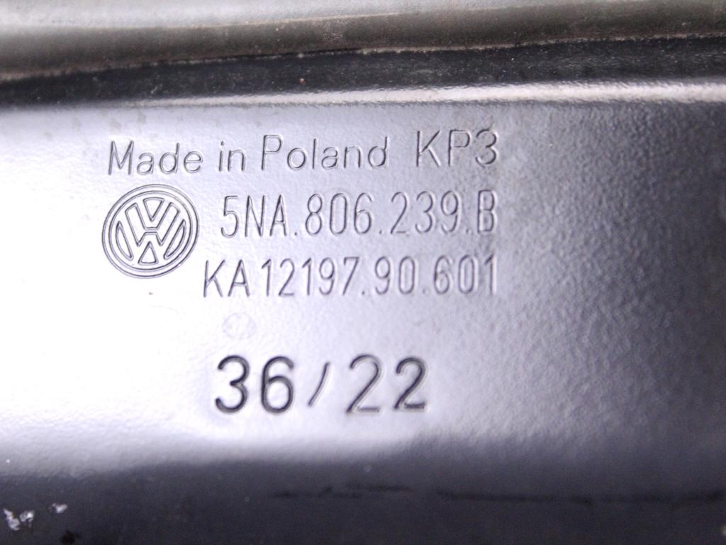 RE?ETKA POD VETROBRANSKIM STEKLOM OEM N. 5NA806239B ORIGINAL REZERVNI DEL VOLKSWAGEN TIGUAN AX1 MK2 R (DAL 2021)BENZINA LETNIK 2022