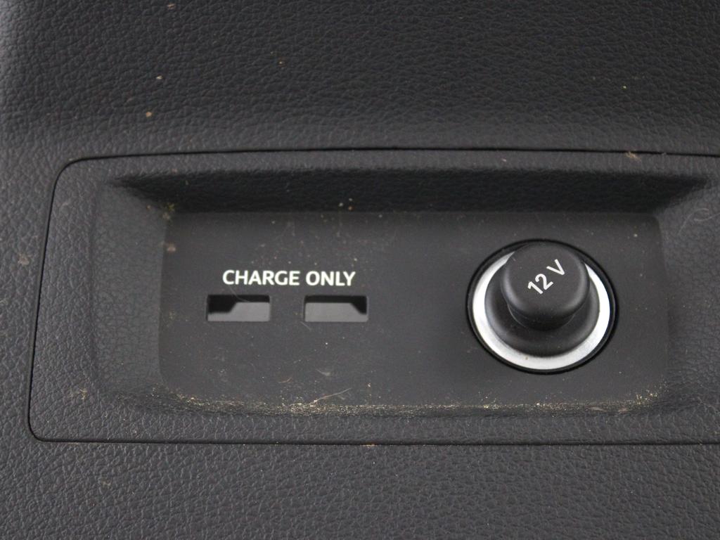 ZADNJI PRIKLJUCEK TUNELA  OEM N. 80A863324A ORIGINAL REZERVNI DEL AUDI Q5 80A R (DAL 2021)IBRIDO (ELETRICO-BENZINA) LETNIK 2022