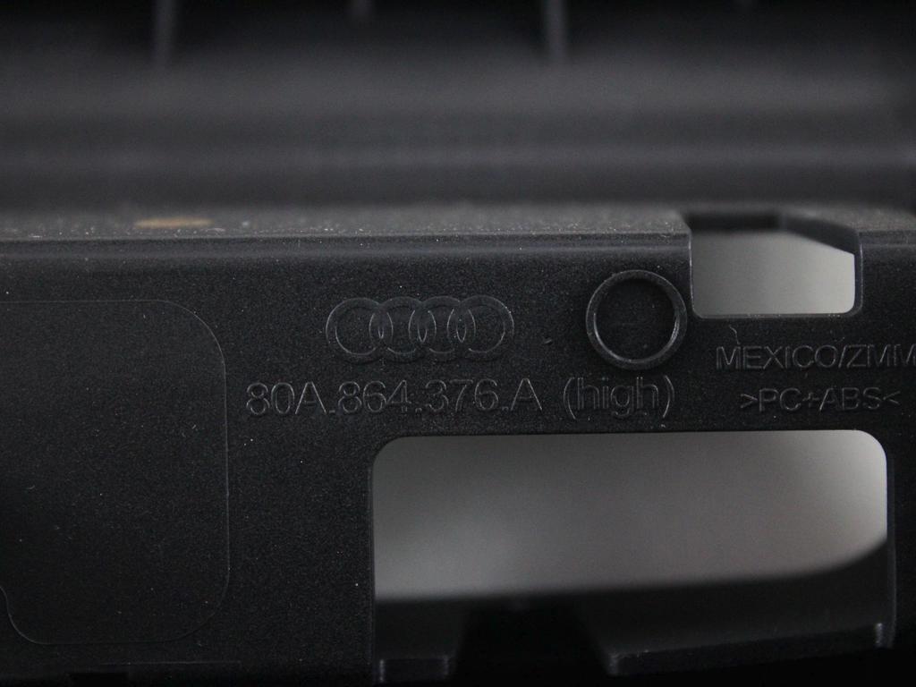 ZADNJI PRIKLJUCEK TUNELA  OEM N. 80A863324A ORIGINAL REZERVNI DEL AUDI Q5 80A R (DAL 2021)IBRIDO (ELETRICO-BENZINA) LETNIK 2022