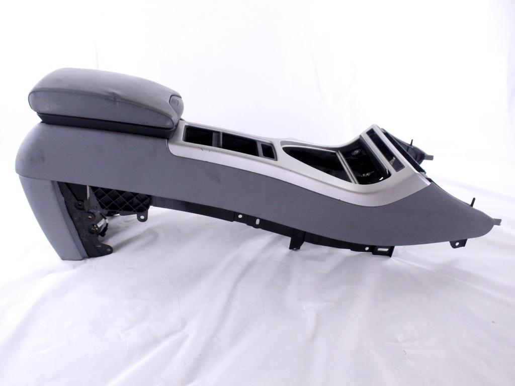 NASLON ZA ROKE/SREDINSKA KONZOLA OEM N. 690416502 ORIGINAL REZERVNI DEL BMW X5 E53 (1999 - 2003)BENZINA LETNIK 2001