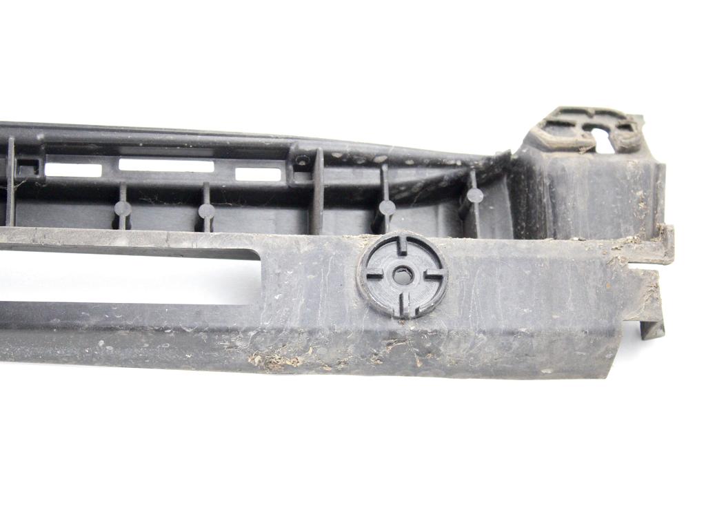 OKRASNA LETEV PRAGA  OEM N. A2536980227 ORIGINAL REZERVNI DEL MERCEDES CLASSE GLC C253/X253 (2016 - 2019) DIESEL LETNIK 2016