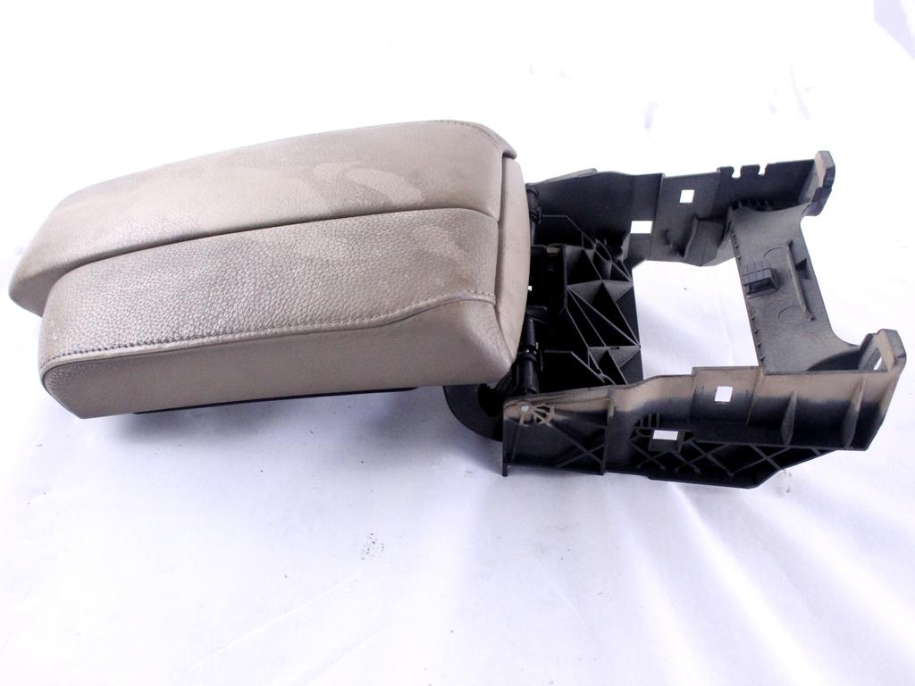 SREDINSKA KONZOLA OEM N. 51167147221 ORIGINAL REZERVNI DEL BMW SERIE 3 BER/SW/COUPE/CABRIO E90/E91/E92/E93 (2005 -2009) DIESEL LETNIK 2006