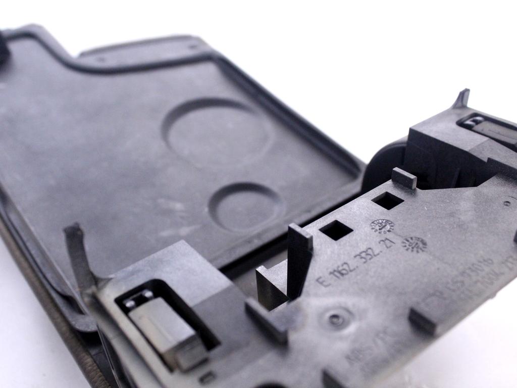 SREDINSKA KONZOLA OEM N. 51167147221 ORIGINAL REZERVNI DEL BMW SERIE 3 BER/SW/COUPE/CABRIO E90/E91/E92/E93 (2005 -2009) DIESEL LETNIK 2006