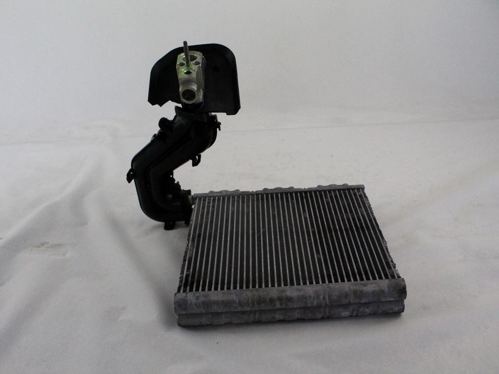UPARJALNIK OEM N. LR145239 ORIGINAL REZERVNI DEL LAND ROVER RANGE ROVER EVOQUE L551 (DAL 2019)IBRIDO (ELETTRICO-DIESEL)   LETNIK 2021