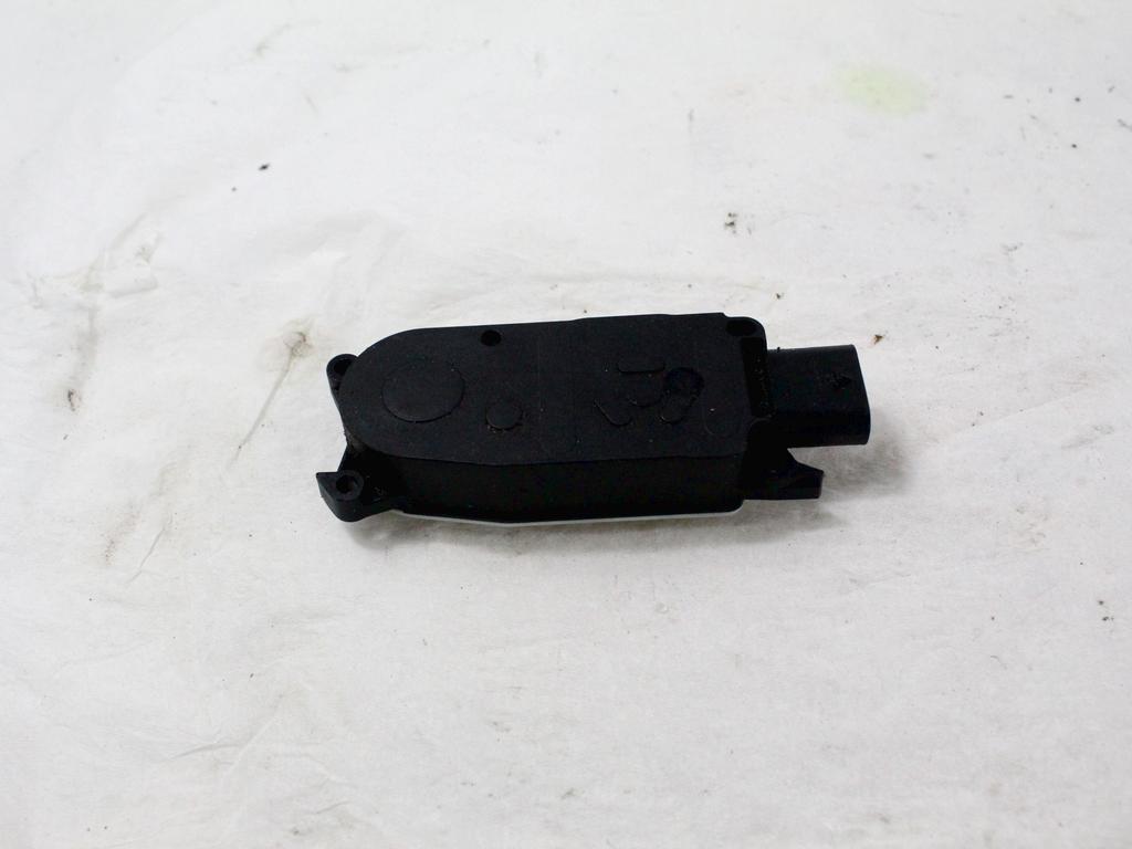 LOPUTA AKTUATORJA OEM N. 587R1007A ORIGINAL REZERVNI DEL LAND ROVER RANGE ROVER EVOQUE L551 (DAL 2019)IBRIDO (ELETTRICO-DIESEL)   LETNIK 2021
