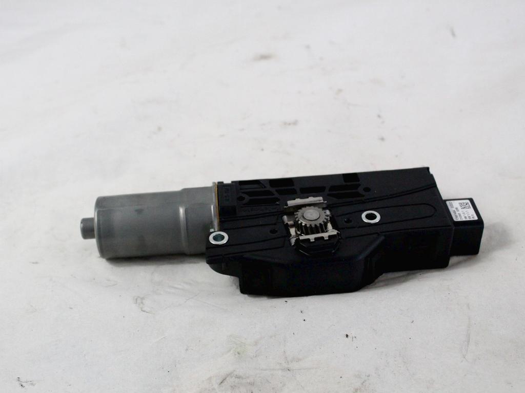 MOTOR POMICNE STREHE / SENCNIKI OEM N. K8D2-53508-AA ORIGINAL REZERVNI DEL LAND ROVER RANGE ROVER EVOQUE L551 (DAL 2019)IBRIDO (ELETTRICO-DIESEL)   LETNIK 2021