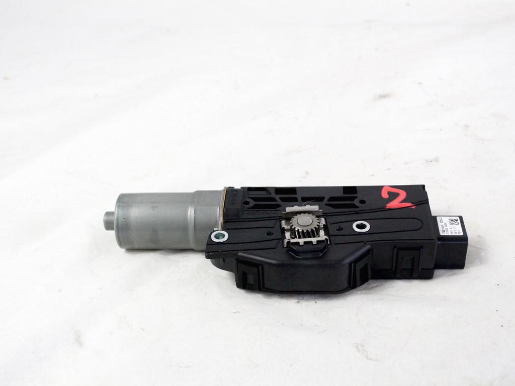 MOTOR POMICNE STREHE / SENCNIKI OEM N. K8D2-53508-BA ORIGINAL REZERVNI DEL LAND ROVER RANGE ROVER EVOQUE L551 (DAL 2019)IBRIDO (ELETTRICO-DIESEL)   LETNIK 2021