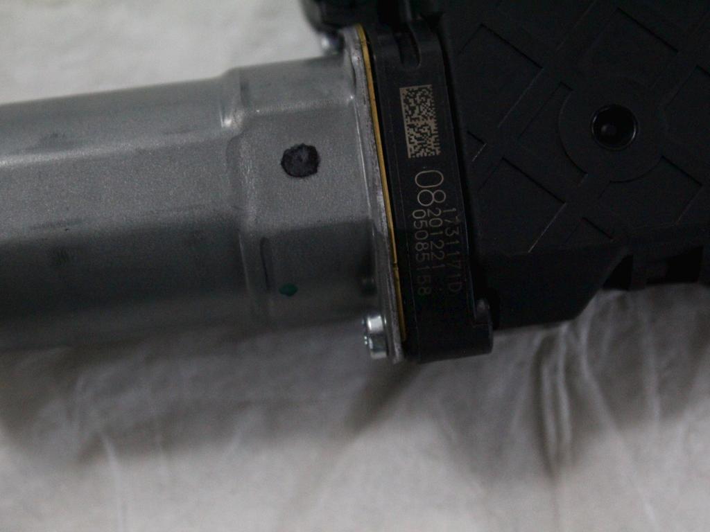 MOTOR POMICNE STREHE / SENCNIKI OEM N. K8D2-53508-BA ORIGINAL REZERVNI DEL LAND ROVER RANGE ROVER EVOQUE L551 (DAL 2019)IBRIDO (ELETTRICO-DIESEL)   LETNIK 2021