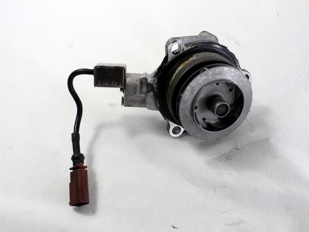 VODNA CRPALKA  OEM N. 04L121011P ORIGINAL REZERVNI DEL VOLKSWAGEN T-ROC A11 (DAL 2017)  DIESEL LETNIK 2020