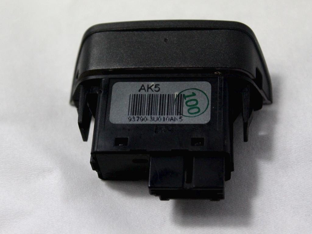 STIKALO VARNOSTNIH ZMIGAVCEV  OEM N. 93790-3U010 ORIGINAL REZERVNI DEL KIA SPORTAGE SL MK3 (2010 - 2016)DIESEL LETNIK 2013