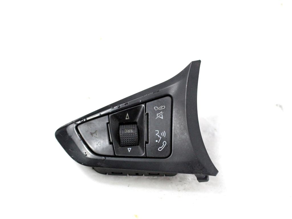 MULTIFUNKCIJSKI VOLAN OEM N. 13470315 ORIGINAL REZERVNI DEL OPEL ASTRA K B16 5P/3P/SW (2015 - 2021)DIESEL LETNIK 2017