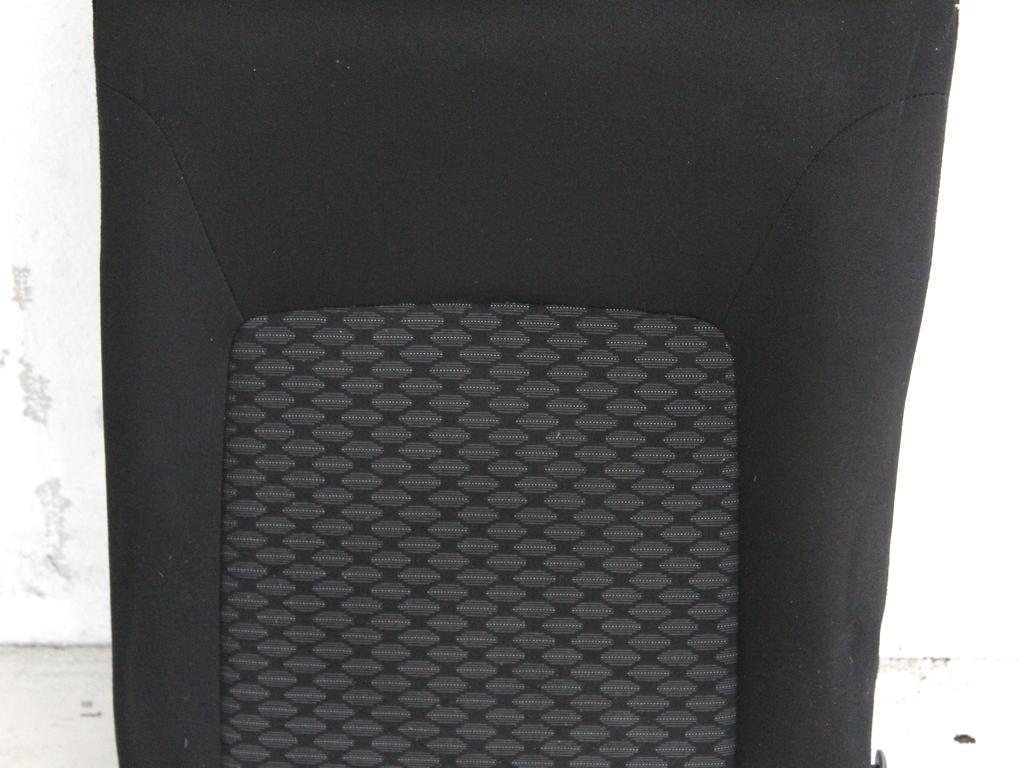 ZADNJI DELJIVI NASLON BLAGO OEM N. SCPSTOPASTRAKB16SW5P ORIGINAL REZERVNI DEL OPEL ASTRA K B16 5P/3P/SW (2015 - 2021)DIESEL LETNIK 2017