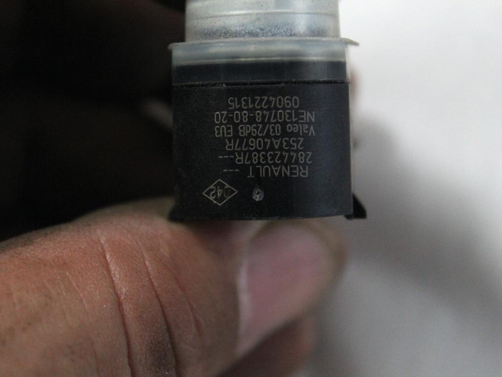 PARKIRNI SENZORJI OEM N. 284423387R ORIGINAL REZERVNI DEL RENAULT CLIO B7 SCE MK5 (DAL 2019)IBRIDO (ELETRICO-BENZINA) LETNIK 2022